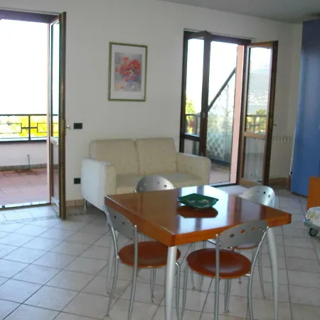 La Terrazza Sul Lago *
